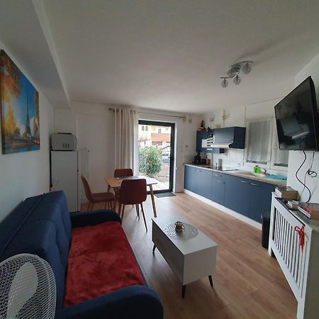 Studio Equipe Et Meuble St Cyprien Saint-Cyprien  Buitenkant foto