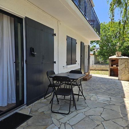 Studio Equipe Et Meuble St Cyprien Saint-Cyprien  Buitenkant foto